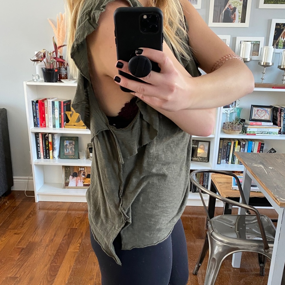 Oversized distressed T - Picture 2 of 8